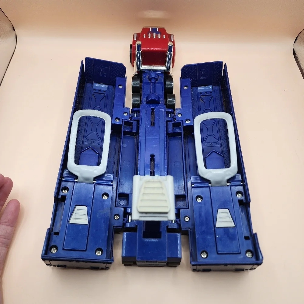 2008 Hot Wheels Speedway Launcher Carrier Truck Hauler 11